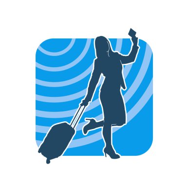 Bagaj çantalı bir kadın gezginin silueti. Tekerlekli seyahat çantası olan şık bir kadının silueti. Bir uçuş hostesinin silueti..