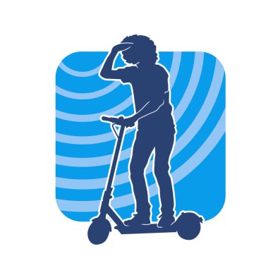 Elektrikli scooter kullanan bir adamın silüeti. Elektrikli scooter kullanan bir erkeğin silueti..