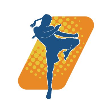 Hareketli erkek kickboksör atletinin silueti. Kickboks yapan bir adamın silueti..