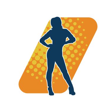 Dişi poziyonunda zayıf bir kadın modelinin silüeti. Çekici duruşu olan genç bir kadının silueti..