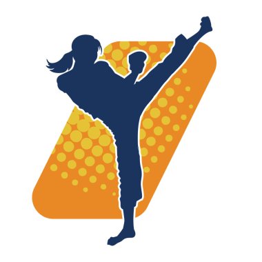 Dövüş sanatları tekmesi atan bir kadının silueti. Sportif bir kadının silueti tekme hareketi yapıyor..