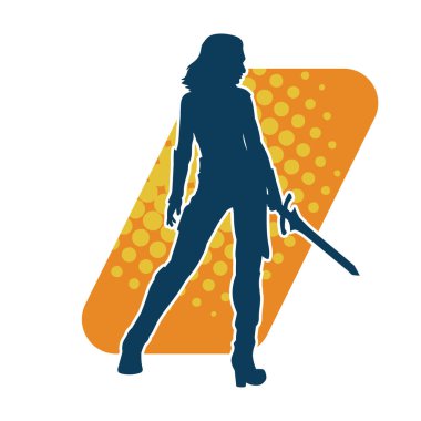 Bir kadın savaşçının silueti kılıcıyla hareket halindeyken poz veriyor. Bir kadın dövüşçünün silueti keskin bir bıçakla poz veriyor..