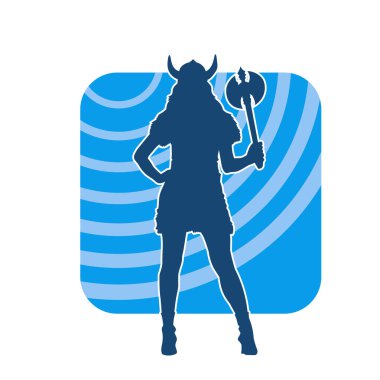 Geniş bıçaklı savaş baltası taşıyan Viking savaşçısı kostümü giyen bir kadının silueti. Baltalı viking savaşçısının silueti hareket halinde..