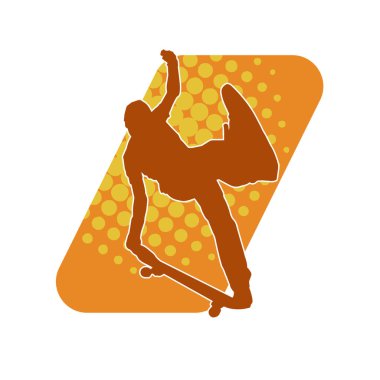 Hareket halindeki bir erkek silueti kaykay üzerinde poz veriyor. Kaykaylı bir şehir çocuğunun silueti..