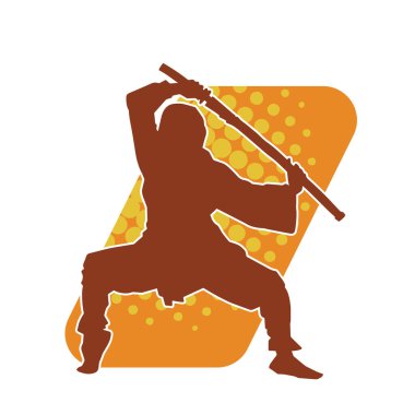 Samuray kılıcı taşıyan dövüş sanatları kostümlü bir erkek dövüşçünün silueti.. 