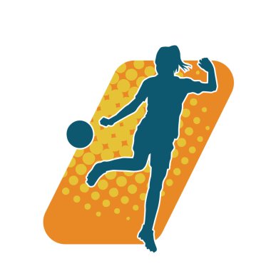 Topa vuran bayan futbolcunun silueti. Hareketli bir futbolcu kadının silueti..