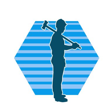 Çalışan bir işçinin silueti balyoz aletini kullanarak hareket halinde poz verir.