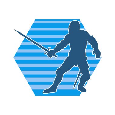 Savaş zırhı giymiş bir erkek savaşçının silueti. Kılıç ile poz veriyor..