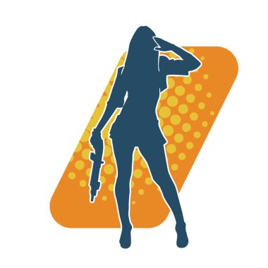 Makineli tüfek taşıyan bir kadın savaşçının silueti.