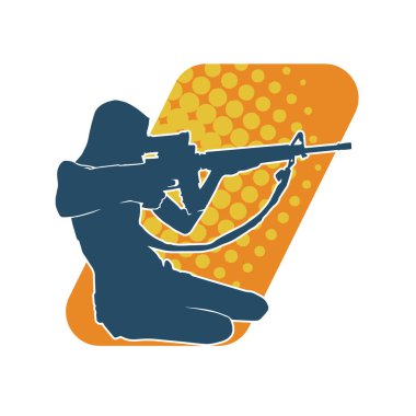 Makineli tüfek taşıyan bir kadın savaşçının silueti.