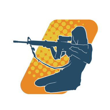 Makineli tüfek taşıyan bir kadın savaşçının silueti.