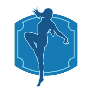 Hareketli bir kadın dansçının silueti. Dans eden zayıf bir kadının silueti..