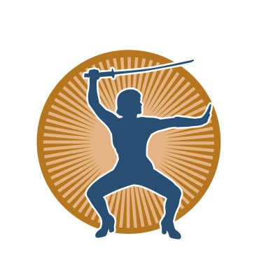 Bir kadın dövüşçünün silueti kılıç taşırken poz veriyor..