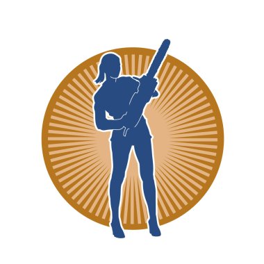 Makineli testere taşıyan kadın inşaat işçisinin silueti. Elektrikli testere tutan oduncu bir kadının silueti..