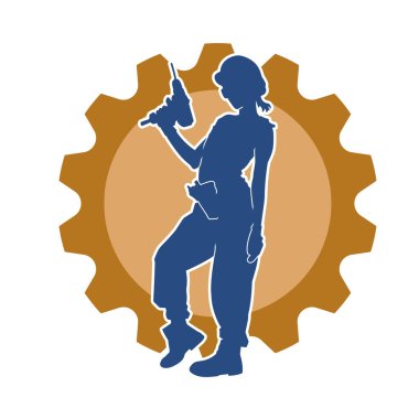 Makineli elektrikli matkap taşıyan kadın bir inşaat işçisinin silueti. Elektrikli matkap tutan bir kadın inşaatçının silueti..