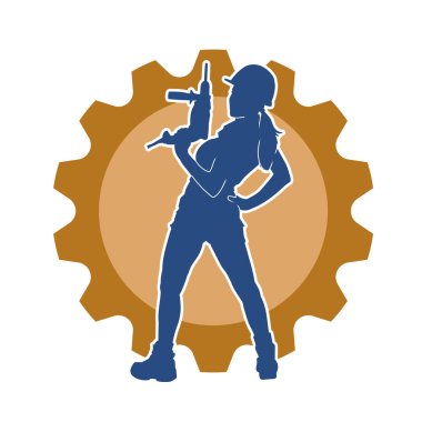 Makineli elektrikli matkap taşıyan kadın bir inşaat işçisinin silueti. Elektrikli matkap tutan bir kadın inşaatçının silueti..