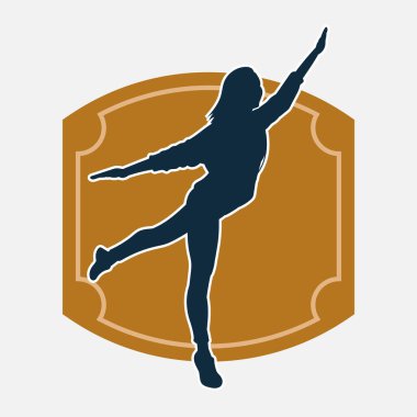 Hareketli bir kadın dansçının silueti. Dans eden zayıf bir kadının silueti..