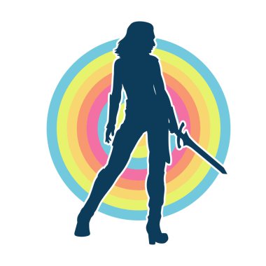 Bir kadın dövüşçünün silueti kılıç taşırken poz veriyor.