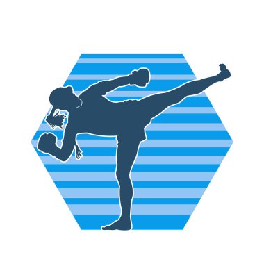 Hareketli erkek kickboksör atletinin silueti. Tekme atan bir adamın silueti..