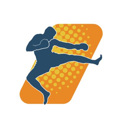 Hareketli erkek kickboksör atletinin silueti. Tekme atan bir adamın silueti..