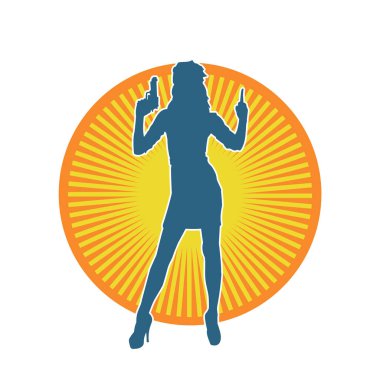 İnce bir kadın silueti. Polis memuru kostümü giymiş. Tabancayla poz veriyor.