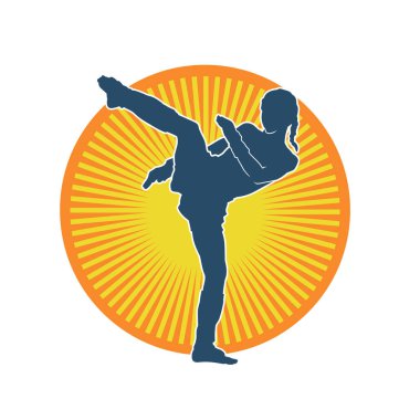 Hareketli kadın kickboksör atletinin silueti. Tekme atan bir kadının silueti..