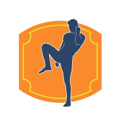 Hareketli erkek kickboksör atletinin silueti. Tekme atan bir adamın silueti..