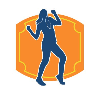 Hareketli bir kadın dansçının silueti. Mutlu dans eden bir kadının silueti..