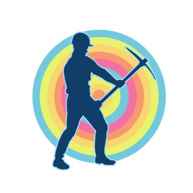 Görev sırasında baltayla dolaşan işçi kostümlü bir adamın silüeti. Bir madencinin hareket halindeki silueti balta aracı ile poz verir.