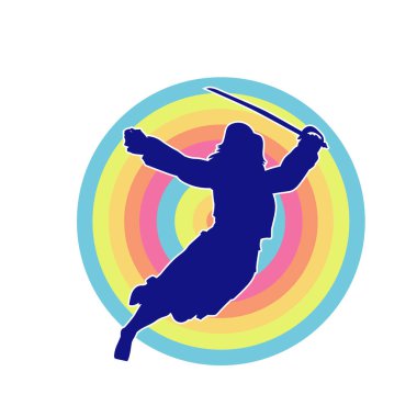 Bir kadın dövüşçünün silueti kılıç taşırken poz veriyor..