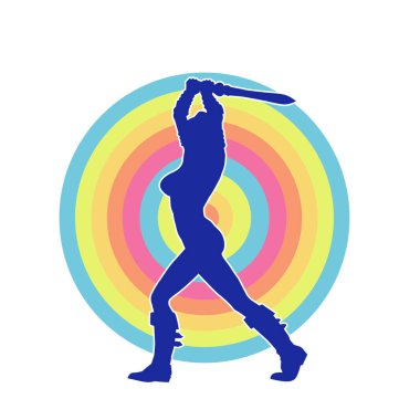 Bir kadın dövüşçünün silueti kılıç taşırken poz veriyor..