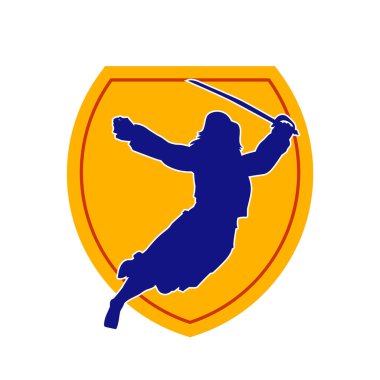 Bir kadın dövüşçünün silueti kılıç taşırken poz veriyor..