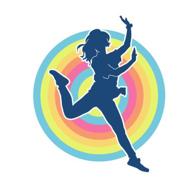 Hareketli bir kadın dansçının silueti. Mutlu dans eden bir kadının silueti..