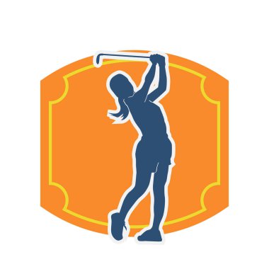 Golf oynayan bir kadının silüeti. Hareketli bir kadın golfçünün silueti..