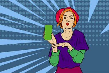 Akıllı telefon görüntüsü gösteren bir kadın tasviri. Eski çizgi roman tarzında akıllı telefon aletleri taşıyan bir kadın pozu. Kadın pazarlamacının posterini as.