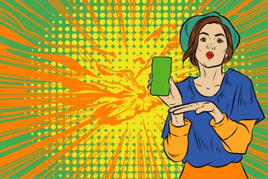 Akıllı telefon görüntüsü gösteren bir kadın tasviri. Eski çizgi roman tarzında akıllı telefon aletleri taşıyan bir kadın pozu. Kadın pazarlamacının posterini as.