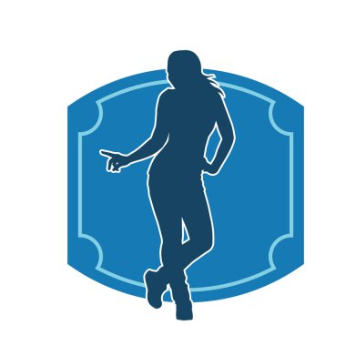 Hareketli bir kadın dansçının silueti. Dans eden zayıf bir kadının silueti..