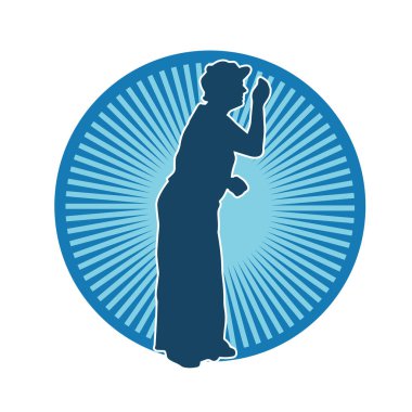 Poz vermiş yaşlı bir kadının silueti. Poz vermiş yaşlı bir kadının silueti..