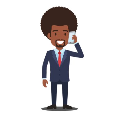 Afro-Amerikan bir iş adamının resmi bir takım elbise ve kravat takmış, akıllı bir telefonu izlerken ve tutarken gülümseyen, afro-amerikan bir iş adamının tüm vücut çizimleri.