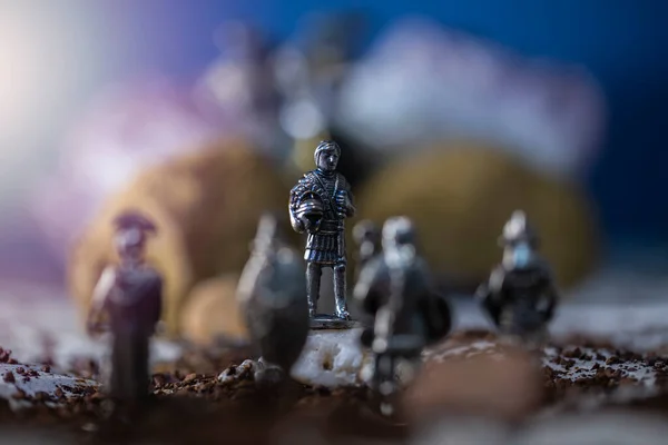 Roman soldier figurines.Small metal warrior figurines posed in small cinematic scenes.Gladiator,pretorian,legionary,ensign and a Infantry officer.