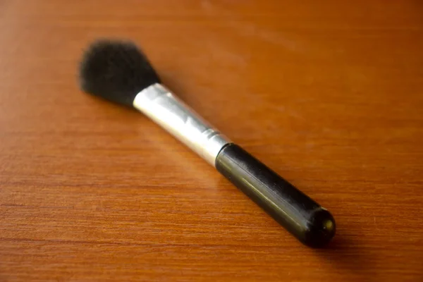 Reinigungsstift Für Kameralinsen Auf Braunem Tisch Platziert — Stockfoto