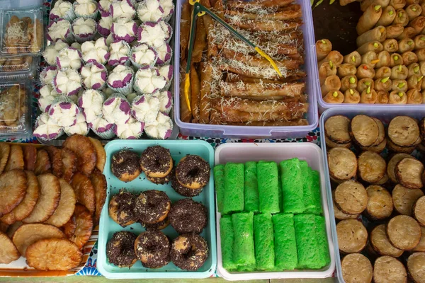 Sokak Satıcıları Tarafından Satılan Geleneksel Endonezya Kekleri Linggang Bigung Batı — Stok fotoğraf