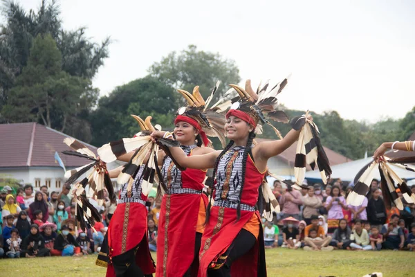 Linggang Bigung West Kutai East Kalimantan Indonezja Listopada 2022 Tancerze — Zdjęcie stockowe