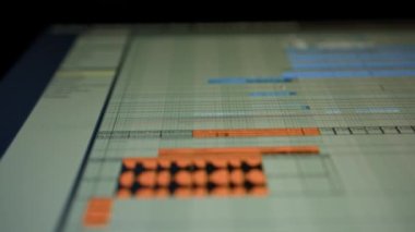 Müzik sekansı - bir ses dalgası ve bir playhead üzerinde hareket eder. Bilgisayarda müzik oluşturma süreci, bir ekran