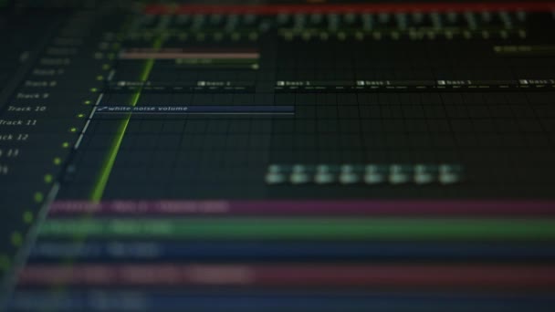 Последователь Музыки Плейхед Движется Музыкальной Дорожке Процесс Создания Музыки Компьютере — стоковое видео