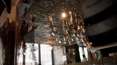 İç Çerçeve - Restoranın İç Detayları.