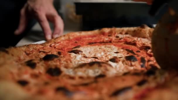 Вкусная Свежеприготовленная Пицца Традиционная Кухня — стоковое видео