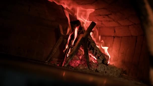Görünüş Talyan Restoranında Pizza Pişirmek Için Kırmızı Sıcak Ahşap Fırın — Stok video