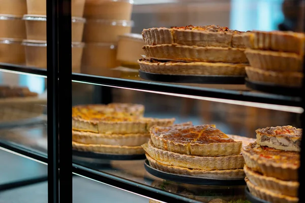 Delicious Quiche Pie Shelf Store Bakery — Stock Photo, Image
