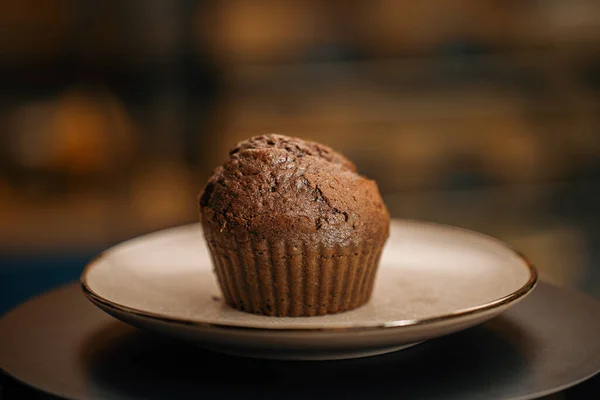 Närbild Bageri Läcker Muffins Roterande Yta — Stockfoto